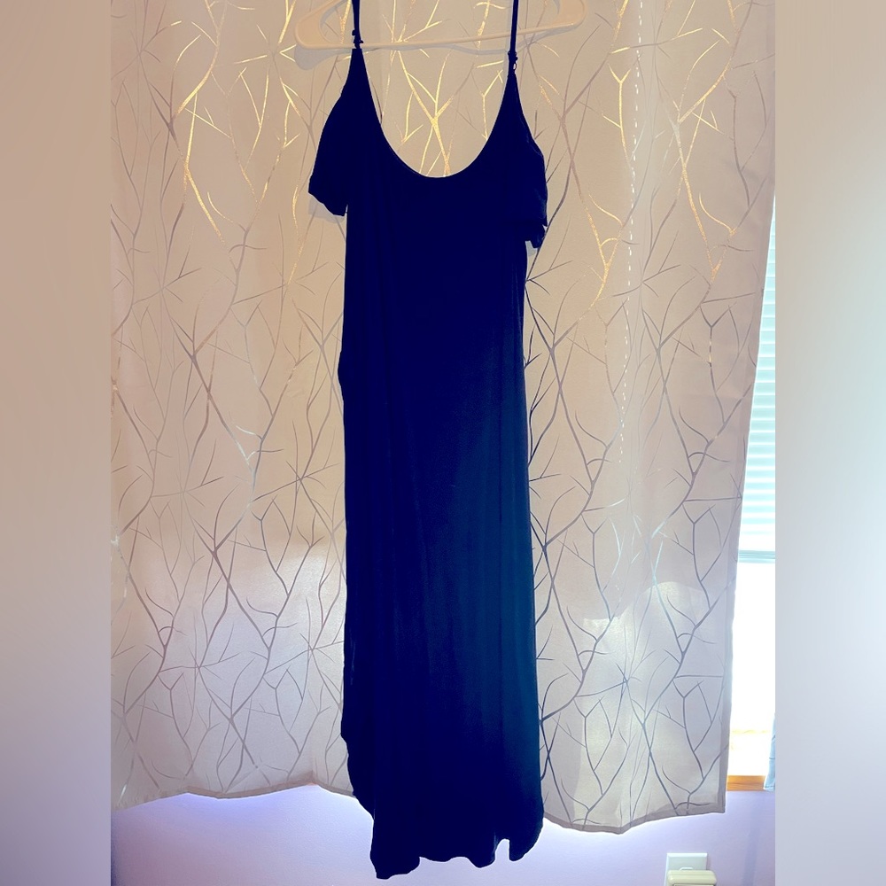 Navy maxi dress with peekaboo shoulders and pockets size 2X